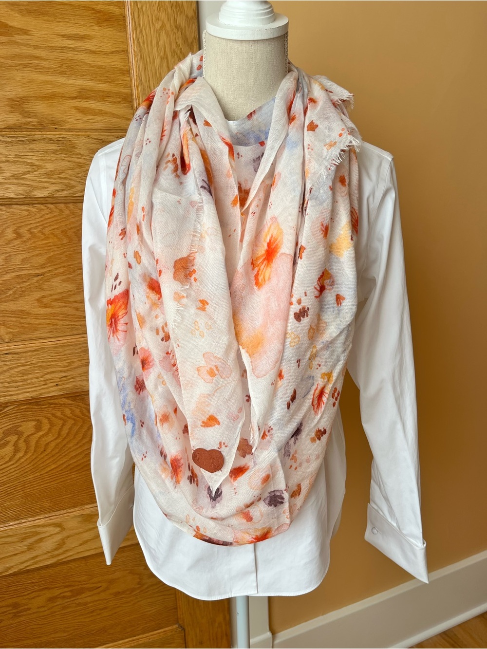 My Posh Shop Ivory Floral Print Scarf Wrap Large Soft Pastel Watercolour Heart - Picture 5 of 6